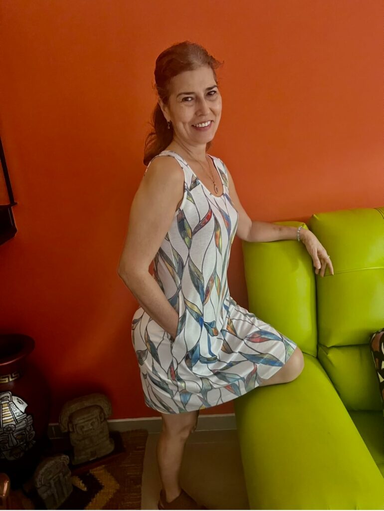 Women's Loose V-Neck Sleeveless Knee-Length Sundress with Pockets